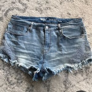 Light wash embroidered denim shorts